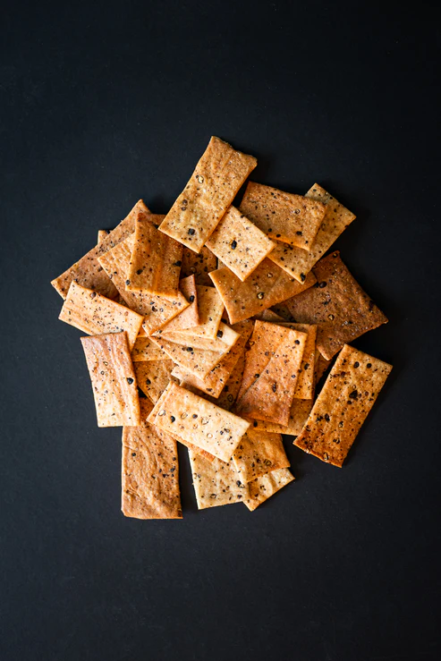 Earthy Grains Cheese & Chilli Crackers (100 gm)