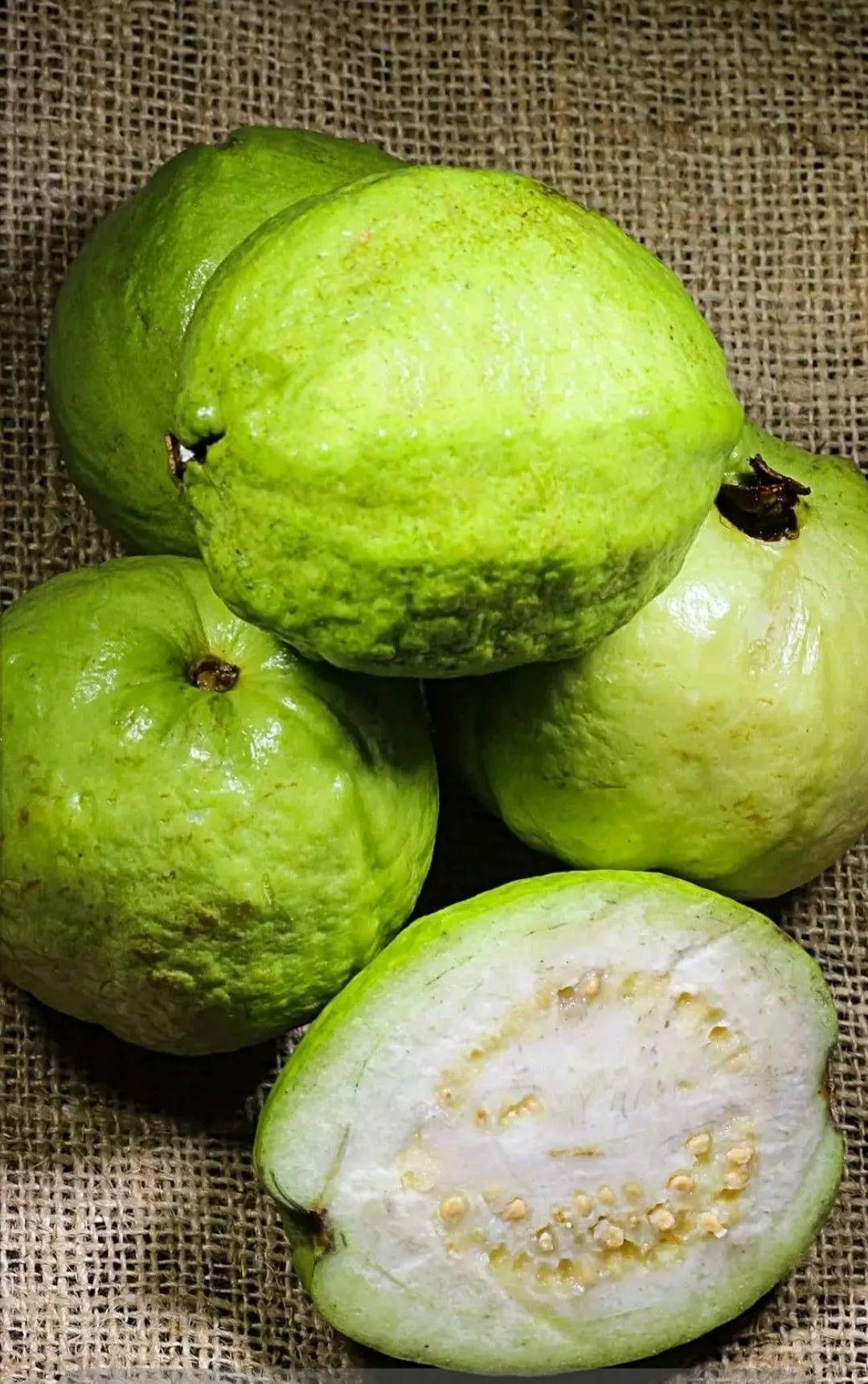Guava (Amrood) - 500g from Satvik Fresh