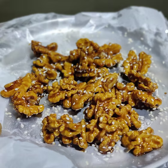 Phulo Phalo Gud Coated Walnuts - 100g